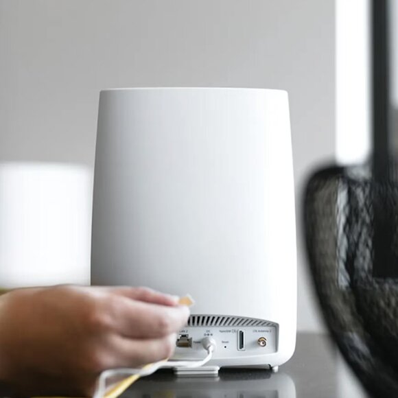 Preowned Great Condition NETGEAR Orbi RBR20 4G LTE Modem WiFi Router 2.2Gbps - Picture 4 of 4